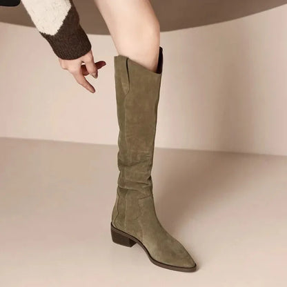 Vintage suede boots - Elegant women's boots with ruffles