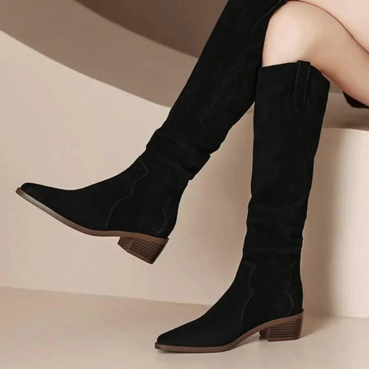 Vintage suede boots - Elegant women's boots with ruffles